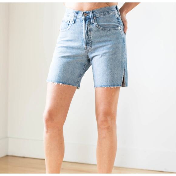 EDWIN Denim Short Cai 7-inch Inseam Light Wash Blue Sz 28 Raw Hem High Rise Boho - Picture 1 of 9